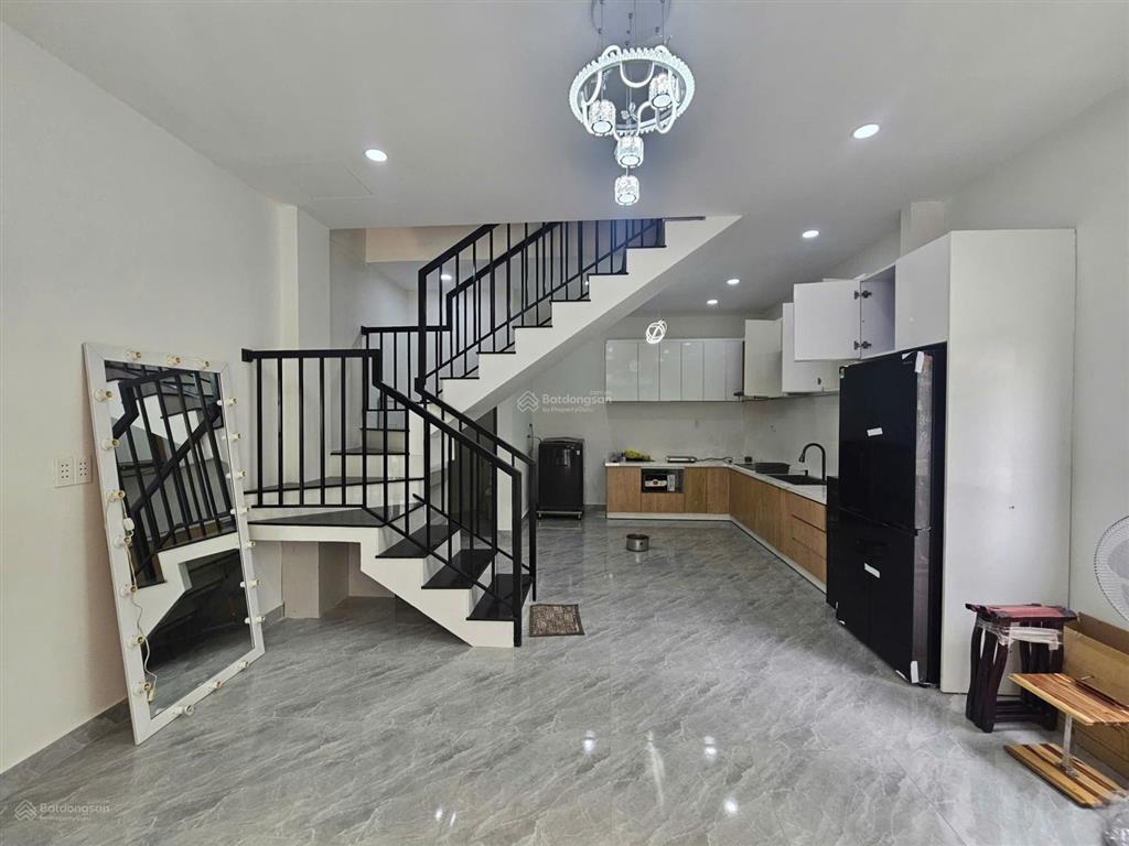 Góc 2 mt kinh doanh tân sơn nhì  5x18  nhà 1t1l đẹp  giá 15ty tl