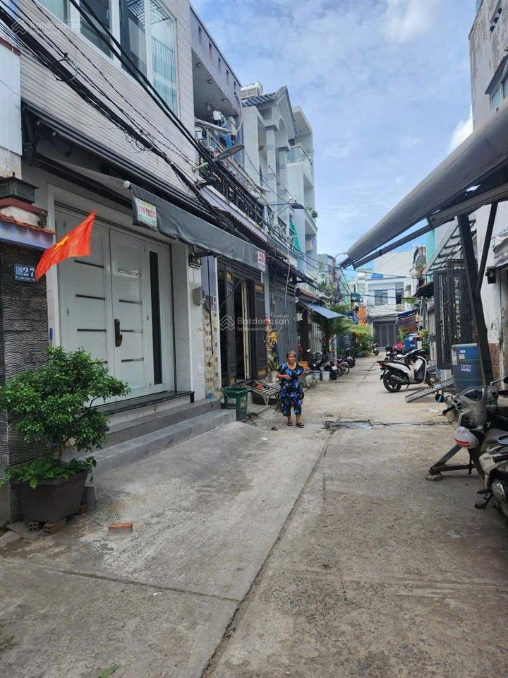 33/ lê trọng tấn ngay đh công thương  5x15m (75m2)  giá 4 tỷ 8 tl