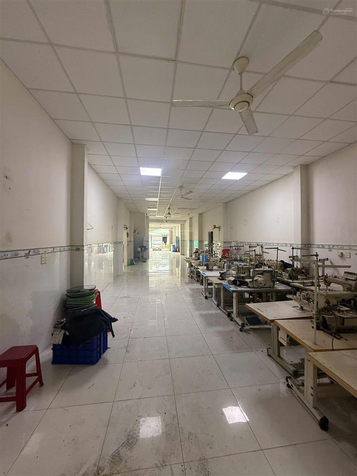 Đường 12m nguyễn văn bứa giáp ql 22  10x33m full thổ nhà 1t1l  giá 18tỷ tl