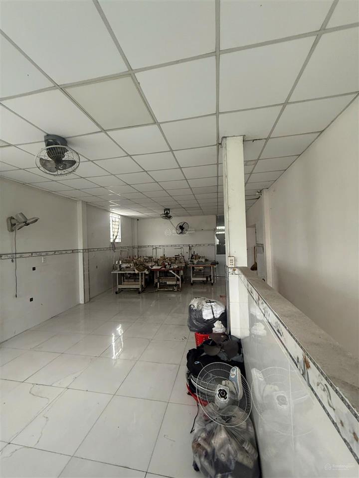Đường 12m nguyễn văn bứa giáp ql 22  10x33m full thổ nhà 1t1l  giá 18tỷ tl