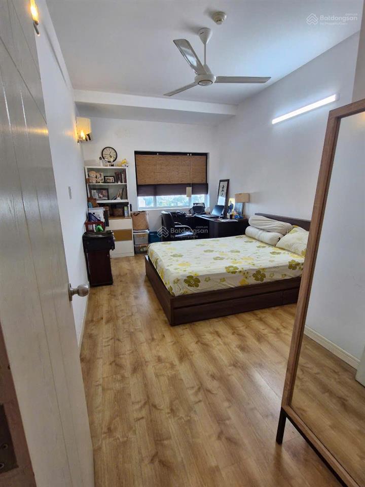 Chính chủ bán c/c cao ốc phú nhuận 115m có sổ hồng 2 phòng 2wc  0931 918 ***  0931 918 *** giá thật