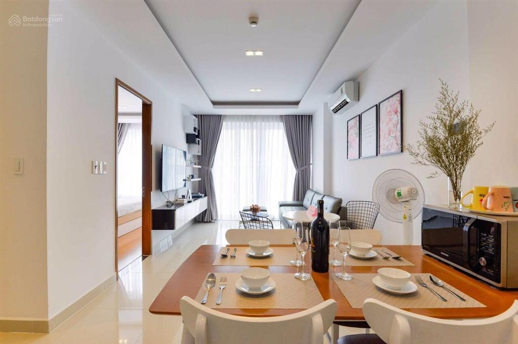 Phòng bql cho thuê c/c sky center khu sân bay loại 2 phòng 74m2 nhà mới  0931 918 ***
