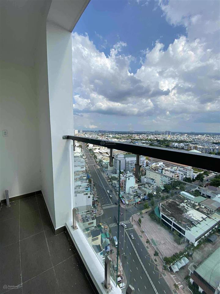 Bán căn b3 view đẹp 97m2 nhà mới c/c western capital tầng trung  0931 918 *** để ép giá