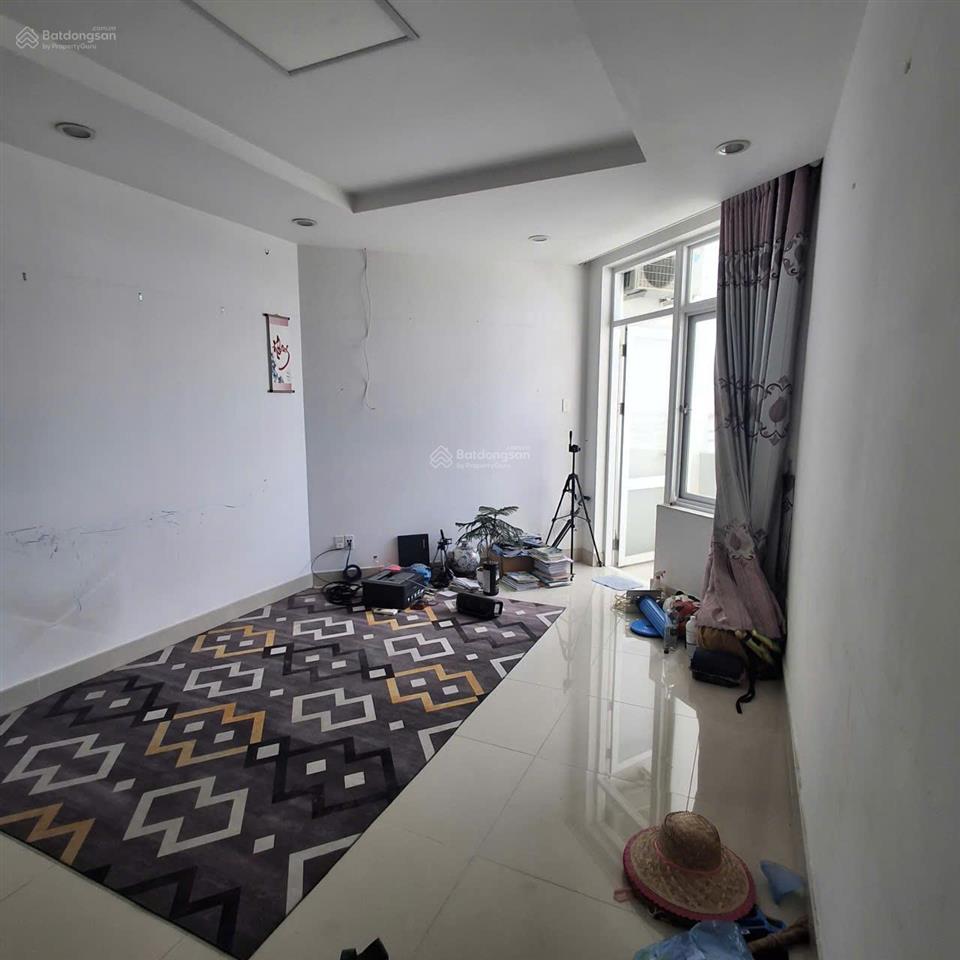 Bán gấp c/c him lam quận 6 view ngoài landmark 81 sổ sẵn công chứng ngay  0931 918 *** giá thật