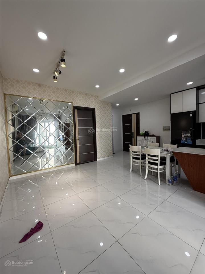 Ngộp bank bán gấp căn 3 ngủ xi grand quận 10 ban công view thoáng dòng tiền 24tr  gọi 0931 918 ***