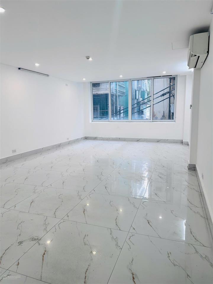 Chính chủ cho thuê văn phòng 120m² chỉ 1x tại cầu giấy