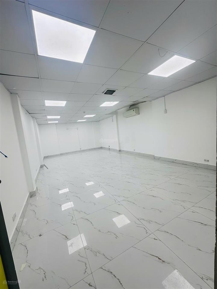 Chính chủ cho thuê văn phòng 120m² chỉ 1x tại cầu giấy