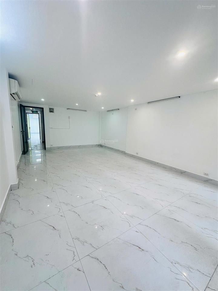 Chính chủ cho thuê văn phòng 120m² chỉ 1x tại cầu giấy