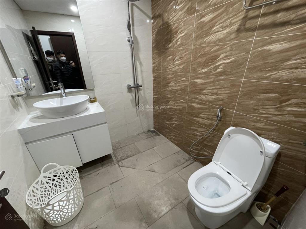 Cho thuê căn hộ chung cư việt đức complex 80m2, 2 pn, 2 wc full đồ đẹp 15tr/th  0915 351 ***