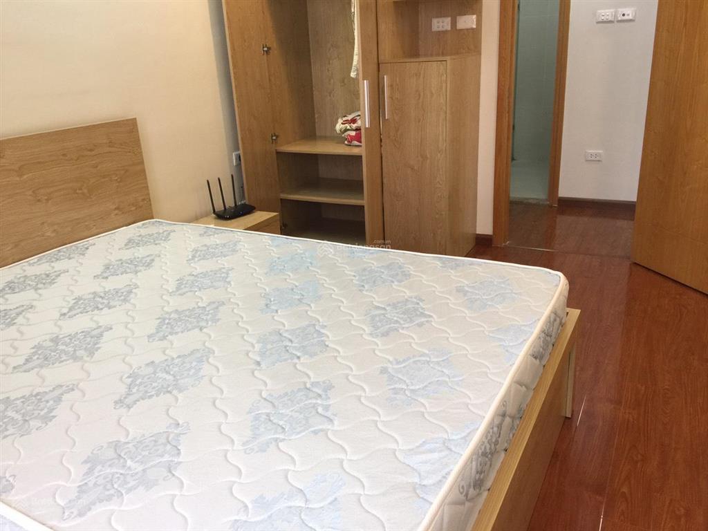 Cho thuê chung cư n04 hoàng đạo thúy 94m2, 2 ngủ, 2wc full đồ 18 triệu/tháng 0915 351 ***