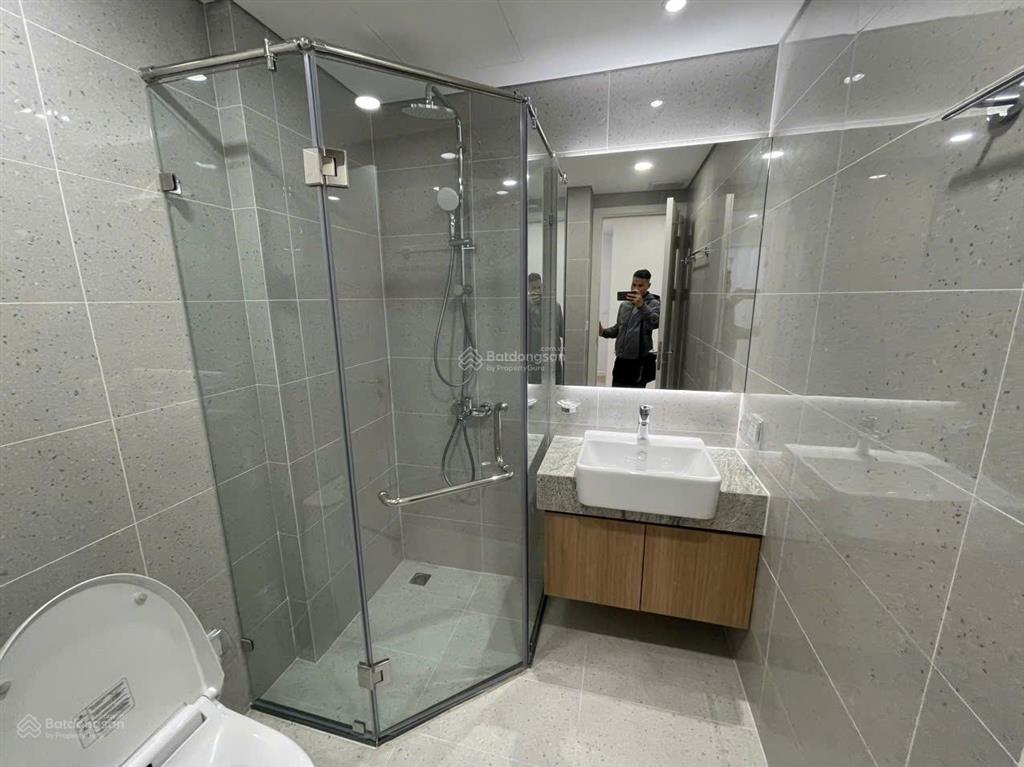 Cho thuê căn hộ chung cư hà nội center point 90m2, 3 pn, 2 wc đồ cơ bản 16tr/th 0915 351 ***