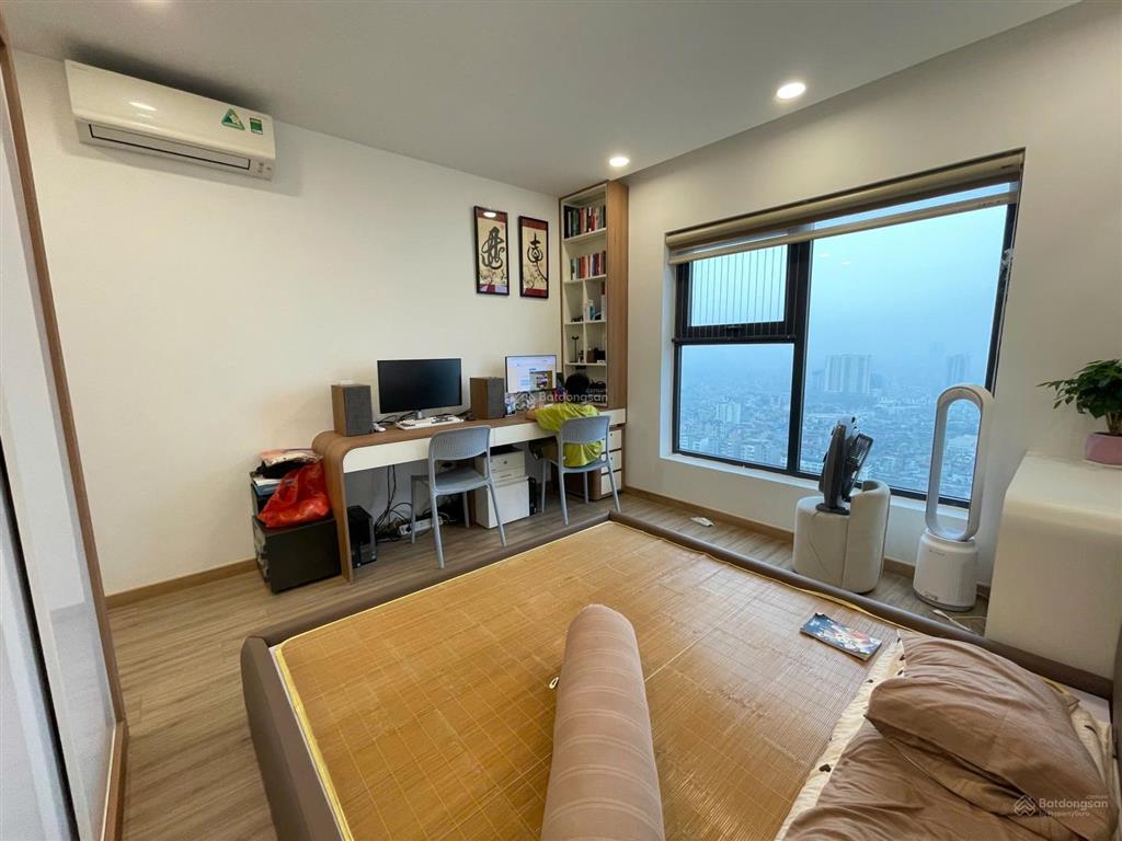 Xem nhà 247  cho thuê chung cư cao cấp golden land 100m2, 2 ngủ, 2 wc full 15tr/th