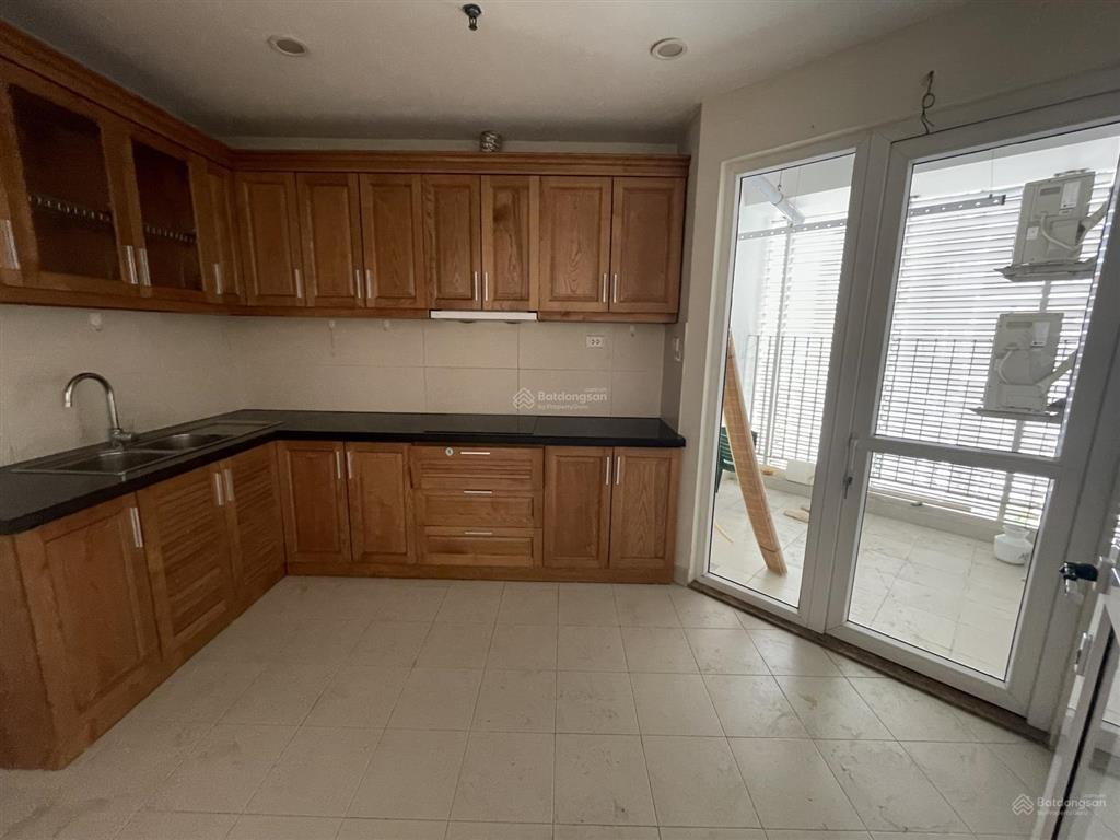 Cho thuê chung cư n05 hoàng đạo thúy, 152m2, 3pn, 3 wc, đồ cơ bản, 19 tr/th  0915 351 ***