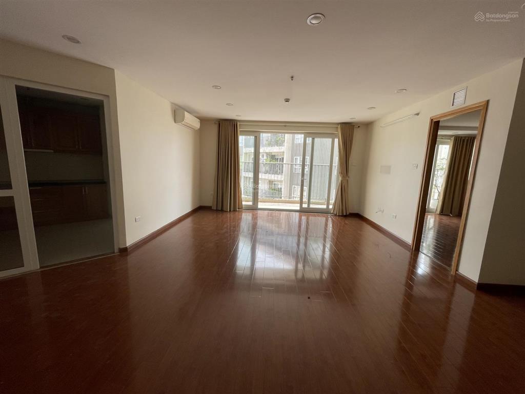 Cho thuê chung cư n05 hoàng đạo thúy, 152m2, 3pn, 3 wc, đồ cơ bản, 19 tr/th  0915 351 ***