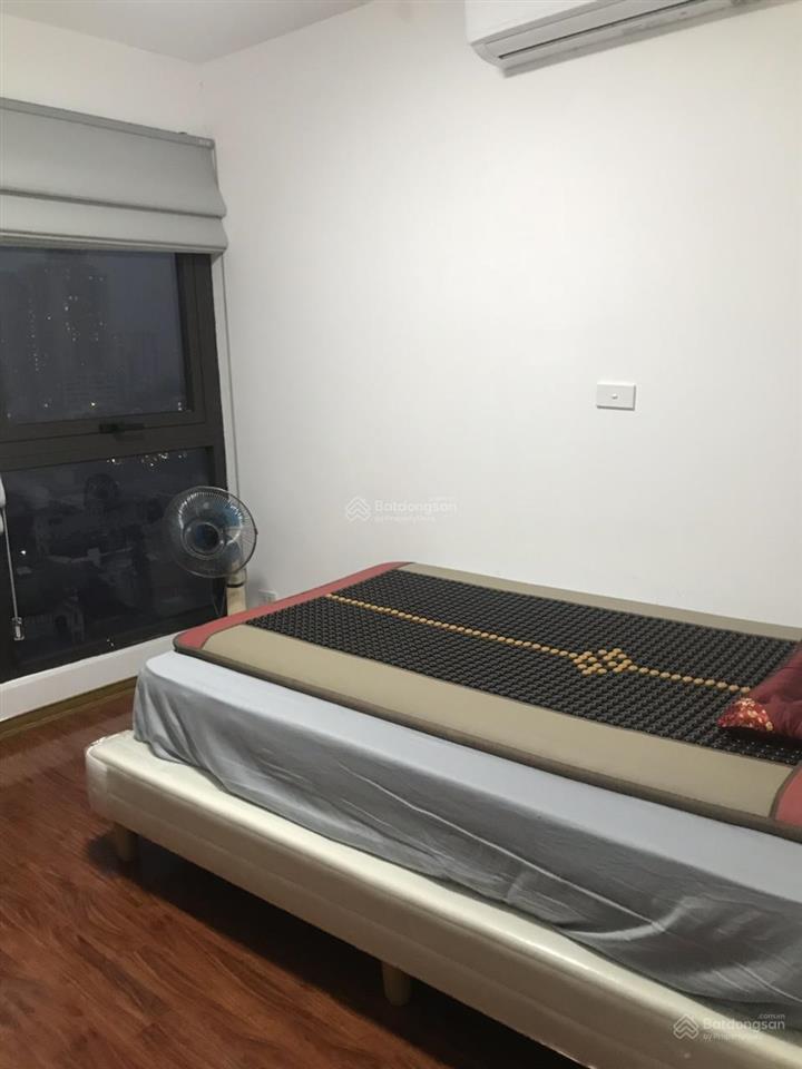 Cho thuê căn hộ 125 hoàng ngân (hoàng ngân plaza) 3pn, 2wc, 81m2 giá 15tr/th