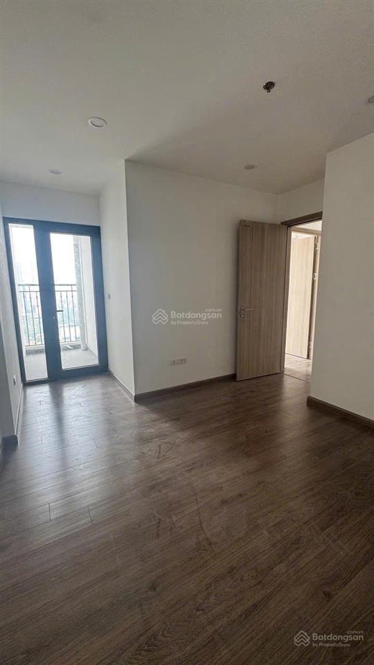 Xem nhà 247  cho thuê chung cư cao cấp golden land 120m2, 3 ngủ, 2 wc cơ bản 15tr/th