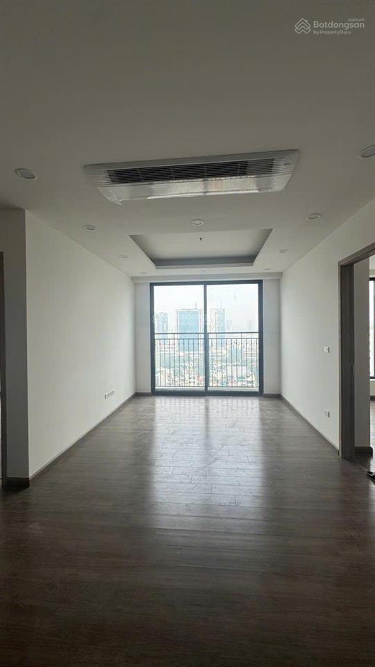 Xem nhà 247  cho thuê chung cư cao cấp golden land 120m2, 3 ngủ, 2 wc cơ bản 15tr/th