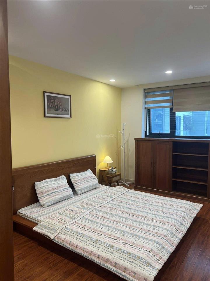 Xem nhà 247  cho thuê căn hộ chung cư golden land 100m2, 3 ngủ, 2 wc full đồ giá 16tr/th