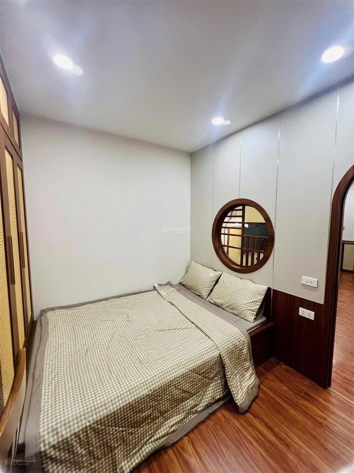 Xem nhà 247  cho thuê căn hộ chung cư golden land 100m2, 3 ngủ, 2 wc full đồ giá 16tr/th