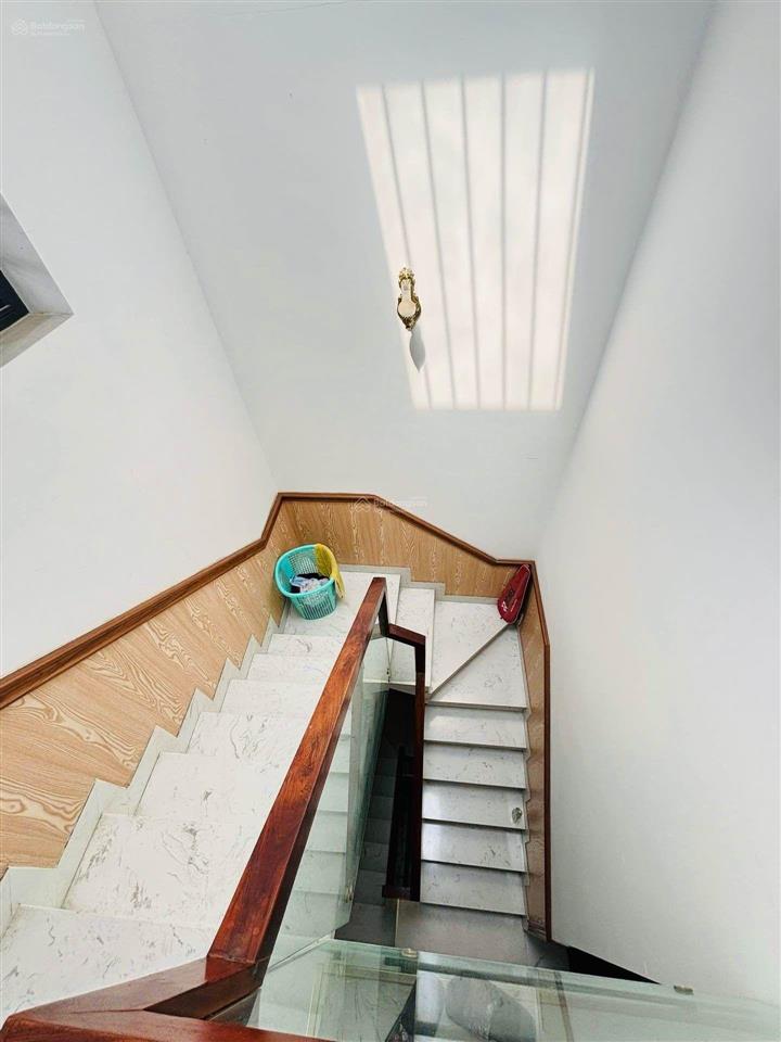 Lt/nhỉnh 7tyxxx  nhà 4 tầng btct khu phân lô của sài gòn cách mặt tiền 50m   0708 649 *** ms vân