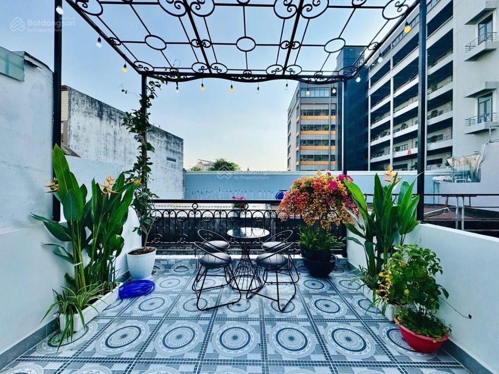 Tbh/nhỉnh 5tyxxx  một siêu phẩm 4 tầng full nội thất xịn nằm ngay trung tâm bt   07086** ms vân