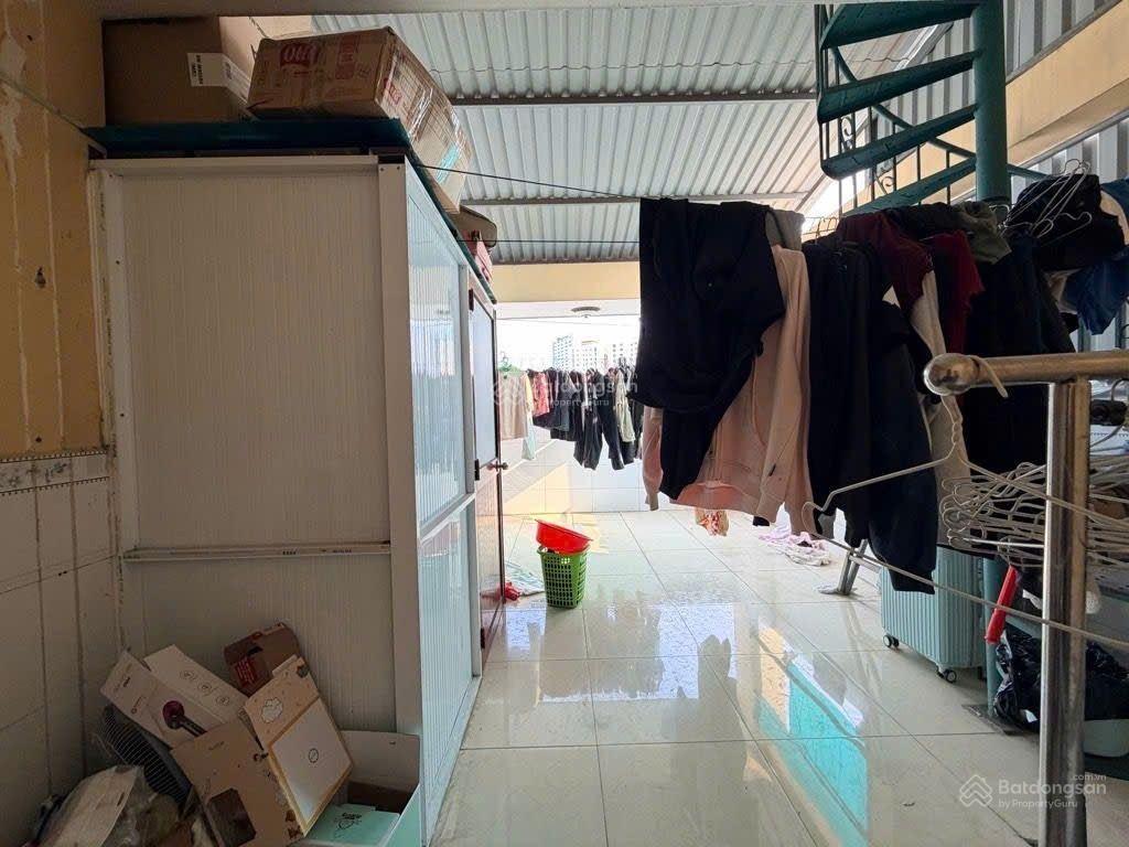 Vt/nhỉnh 7tyxxx  nhà đúc 5 tầng đang có dòng tiền sẵn , năm ngay chợ bà chiểu   07086*** ms vân