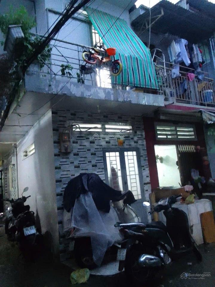 Cva/chỉ nhỉnh nhẹ 1tỷxx có ngay nhà 2 tầng đúc giấy tờ kk99, sát bên trường cán bộ   ms vân