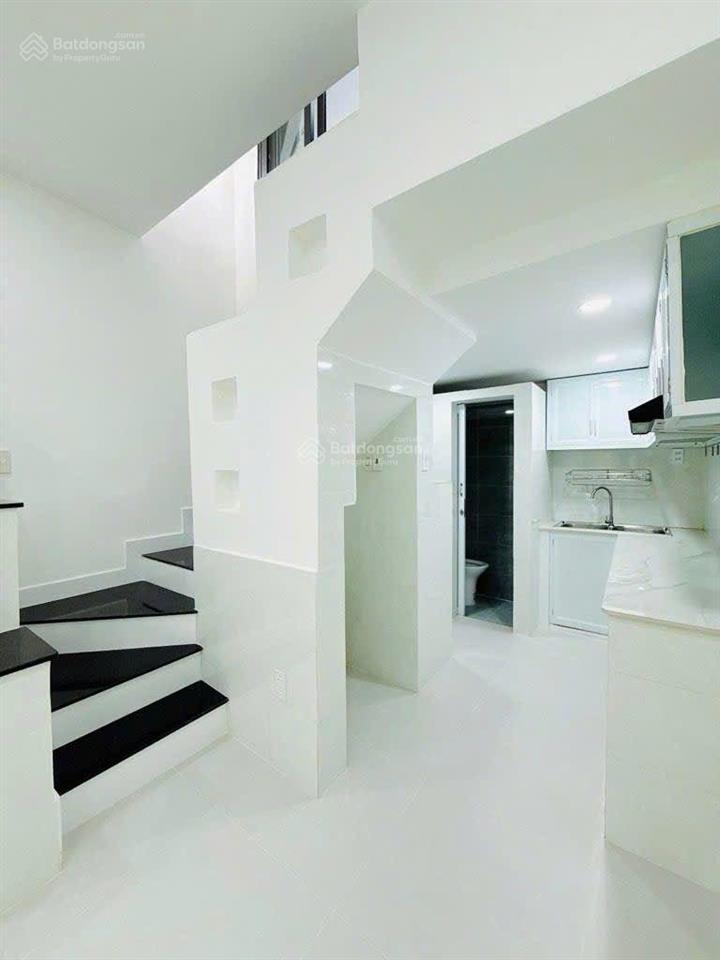 Tbh/nhỉnh 4tyxx  nhà 3 tầng đúc kiên cố khu dân cư an ninh . vị trí trung tâm di chuyển thuận tiện