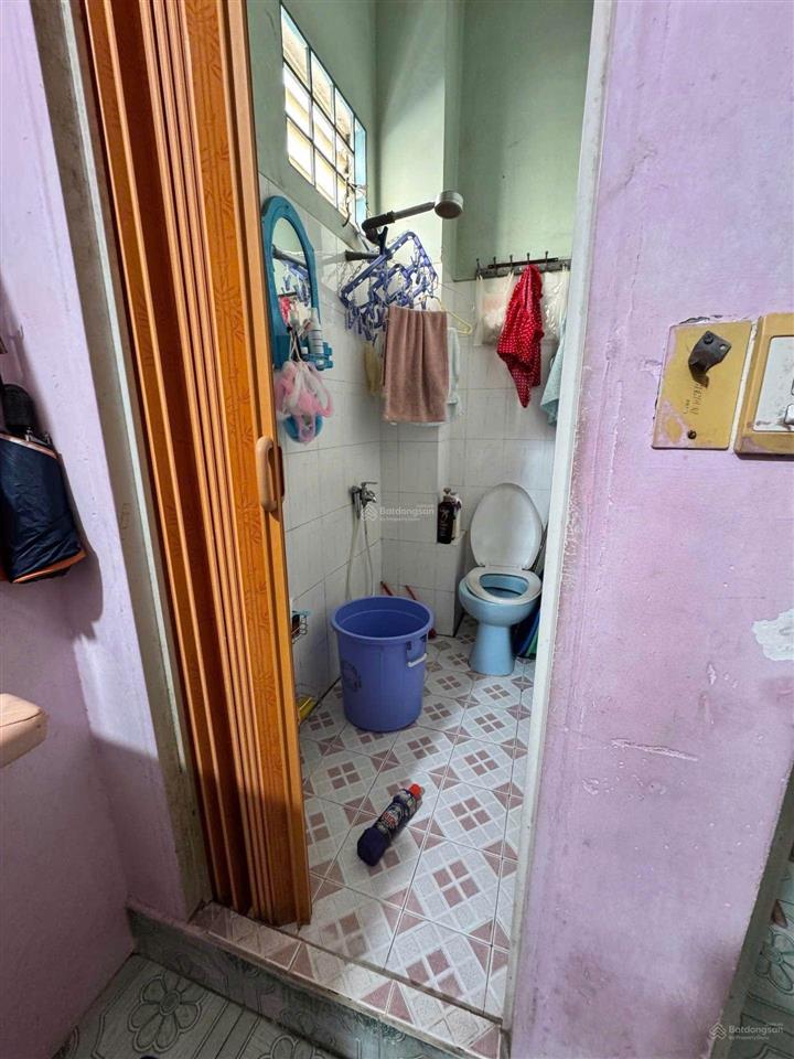 Bđt/nhỉnh 3tyxx  nhà đúc 4 tầng kiên cố gồm 3pn + sân thượng thoáng mát . vị trí đẹp khu an ninh