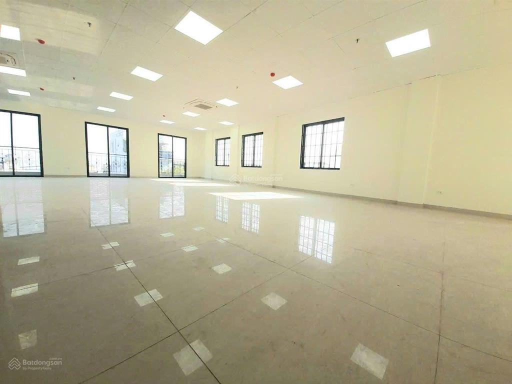 Trần thái tông, cầu giấy dt 110m2 giá 16tr/th rẻ nhất khu vực