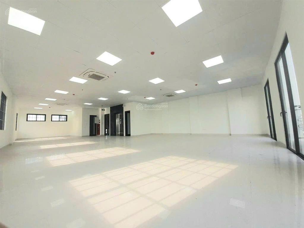 Chính chủ cho thuê sàn vp dt 120m² giá 19tr/th phố khúc thừa dụ nhiều văn phòng