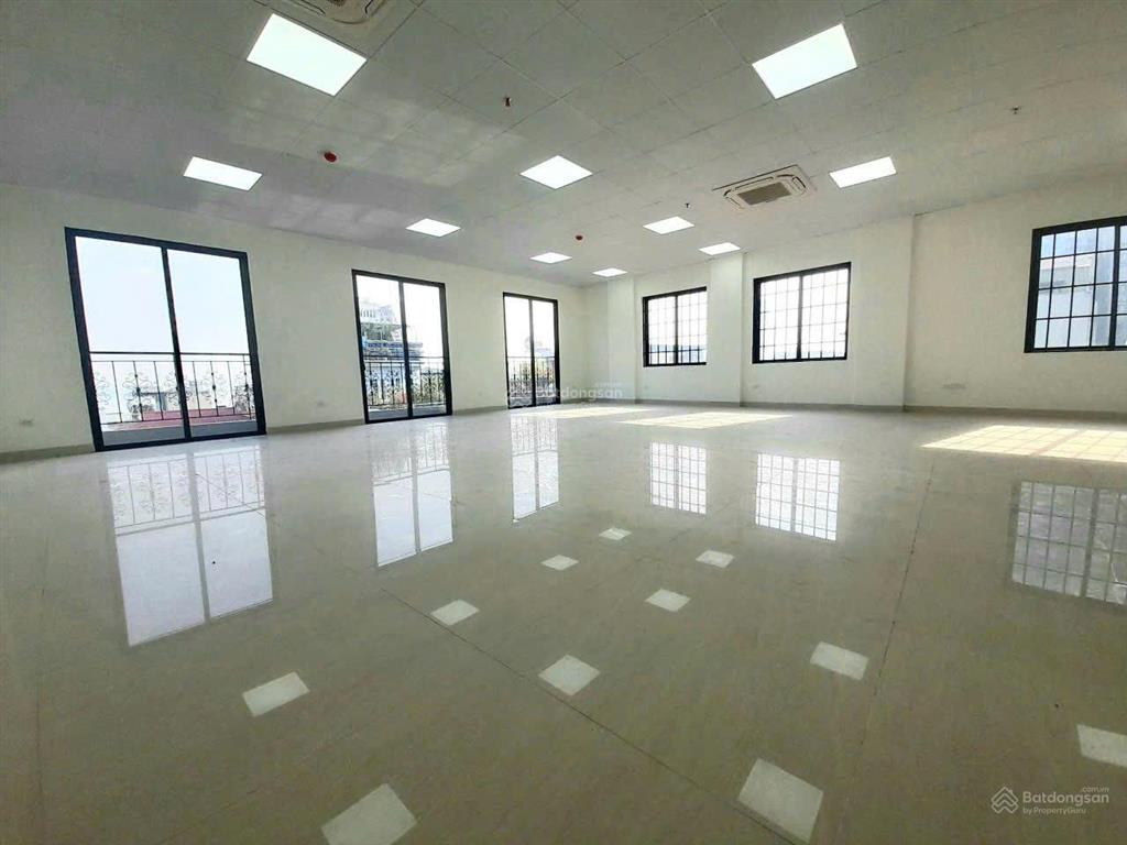 Chính chủ cho thuê sàn vp dt 120m² giá 19tr/th phố khúc thừa dụ nhiều văn phòng