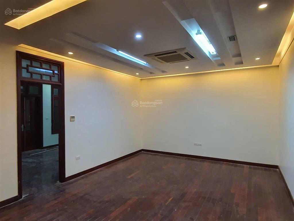 Cho thuê nhà phân lô trung kính đôi dt 70m2 x 5t giá 19tr/th, oto đỗ cửa