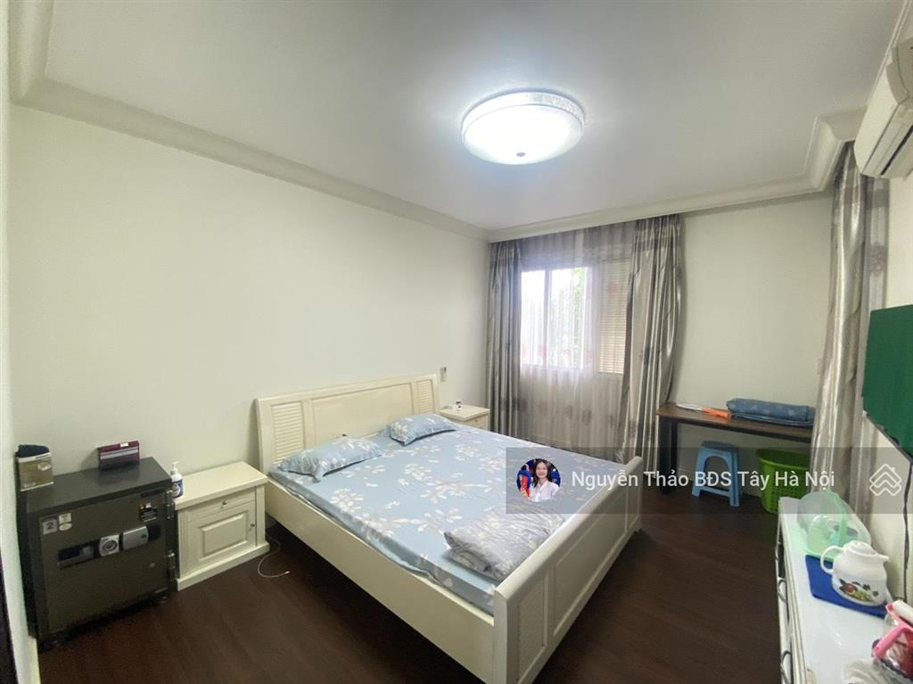 Bán liền kề splendora 103m2, nhà hoàn thiện đẹp, sân vườn rộng sau nhà, sổ đỏ cất két, giá 24,x tỷ