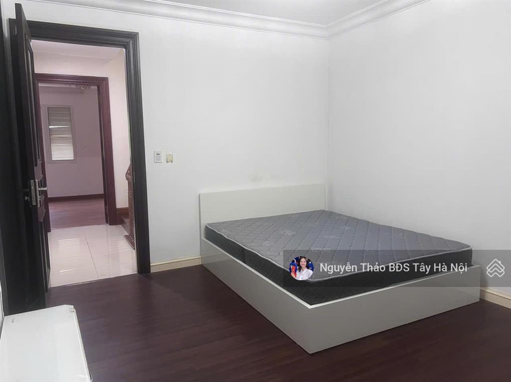 Bán liền kề splendora 103m2, nhà hoàn thiện đẹp, sân vườn rộng sau nhà, sổ đỏ cất két, giá 24,x tỷ