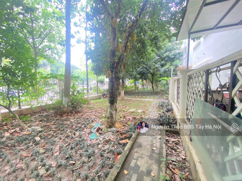 Bán liền kề splendora 103m2, nhà hoàn thiện đẹp, sân vườn rộng sau nhà, sổ đỏ cất két, giá 24,x tỷ