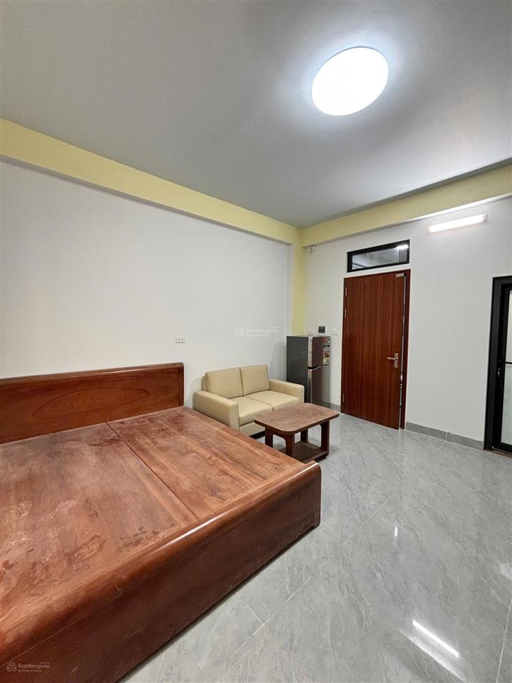 Cho thuê nhà mới nhận xe điện cực thoáng nội thất siêu đẹp ngay trung tâm 2 quận