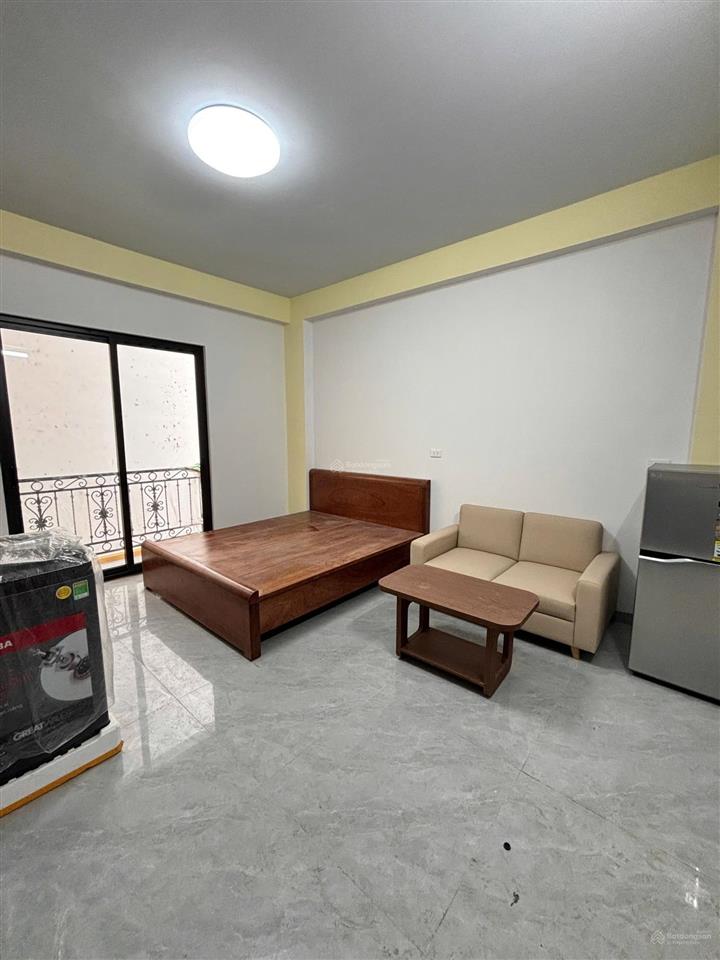 Cho thuê nhà mới nhận xe điện cực thoáng nội thất siêu đẹp ngay trung tâm 2 quận