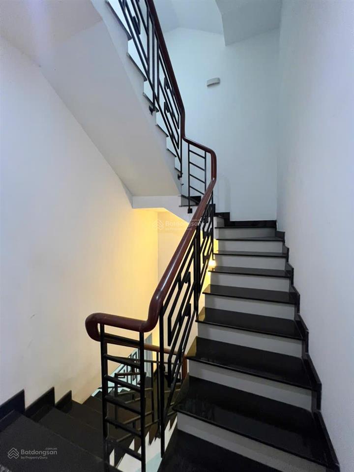 Nhà hẻm thẳng 7m phú thọ hòa. dt 4x16,5m, 2 lầu sân thượng, cách mặt tiền vài căn, giá 7,5 tỷ tl