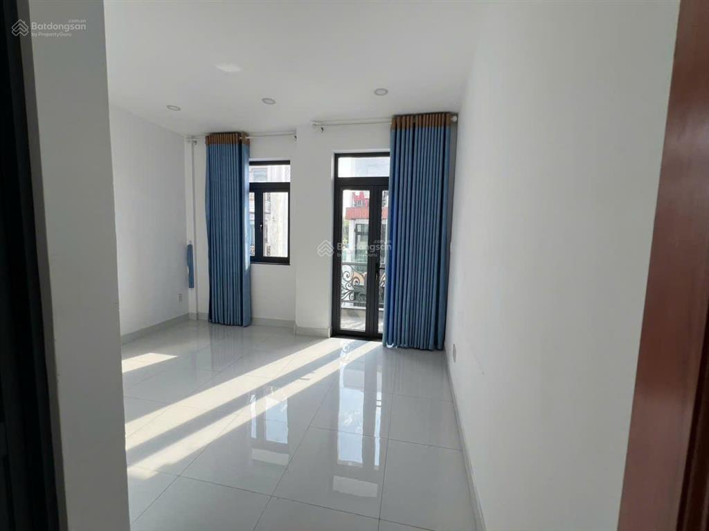 Nhà hẻm thẳng 7m phú thọ hòa. dt 4x16,5m, 2 lầu sân thượng, cách mặt tiền vài căn, giá 7,5 tỷ tl