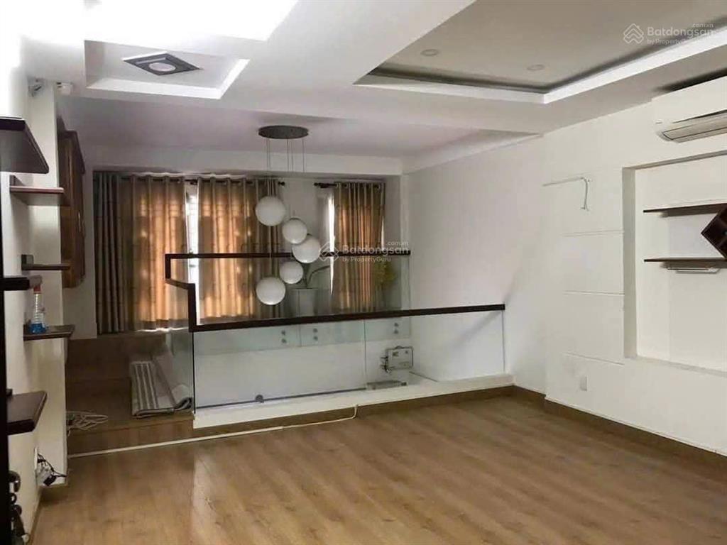 Cho thuê nhà mới ở liền, hxh nguyễn đình chính, phú nhuận, 4.5x18, 5 tầng, 35tr/tháng