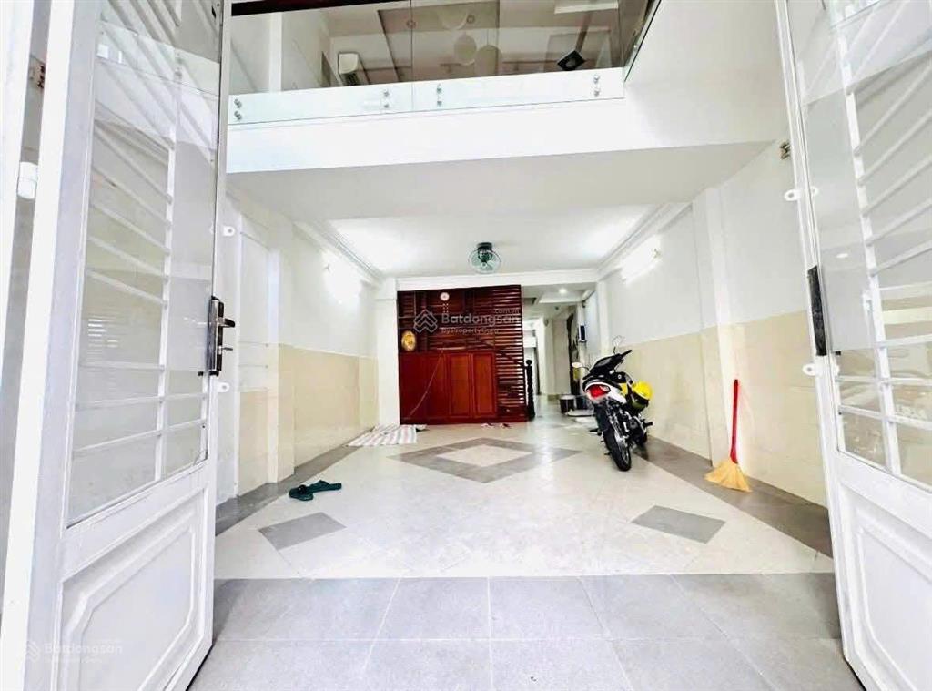Cho thuê nhà mới ở liền, hxh nguyễn đình chính, phú nhuận, 4.5x18, 5 tầng, 35tr/tháng
