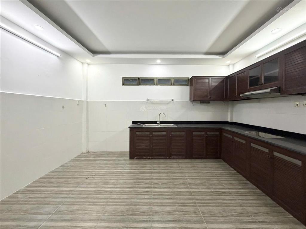 Giảm 500tr. nhà hxh ngay nguyễn kiệm, gần ngã tư phú nhuận, 4.7x19, 2t, 12.1 tỷ , hđ thuê 25tr/th