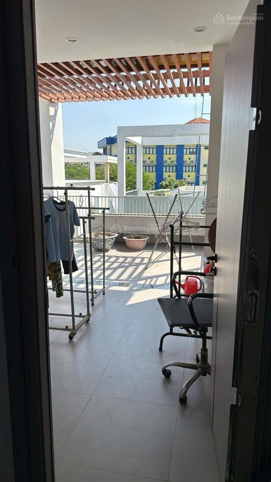 Siêu phẩm kết cấu sẵn vào ở liền 4 tầng mới, hxh nguyễn kiệm, pn, 4.3x17m, thiết kế đẹp, 13.5 tỷ