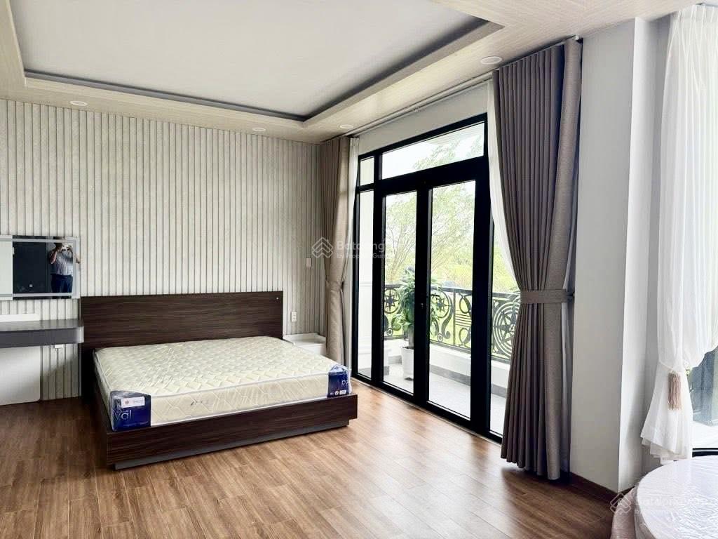 Biệt thự 5 tầng  đường 8m  7x14  gara ôtô  hồ bơi  thang máynguyễn văn tạo  nb  nhỉnh 9 tỷ