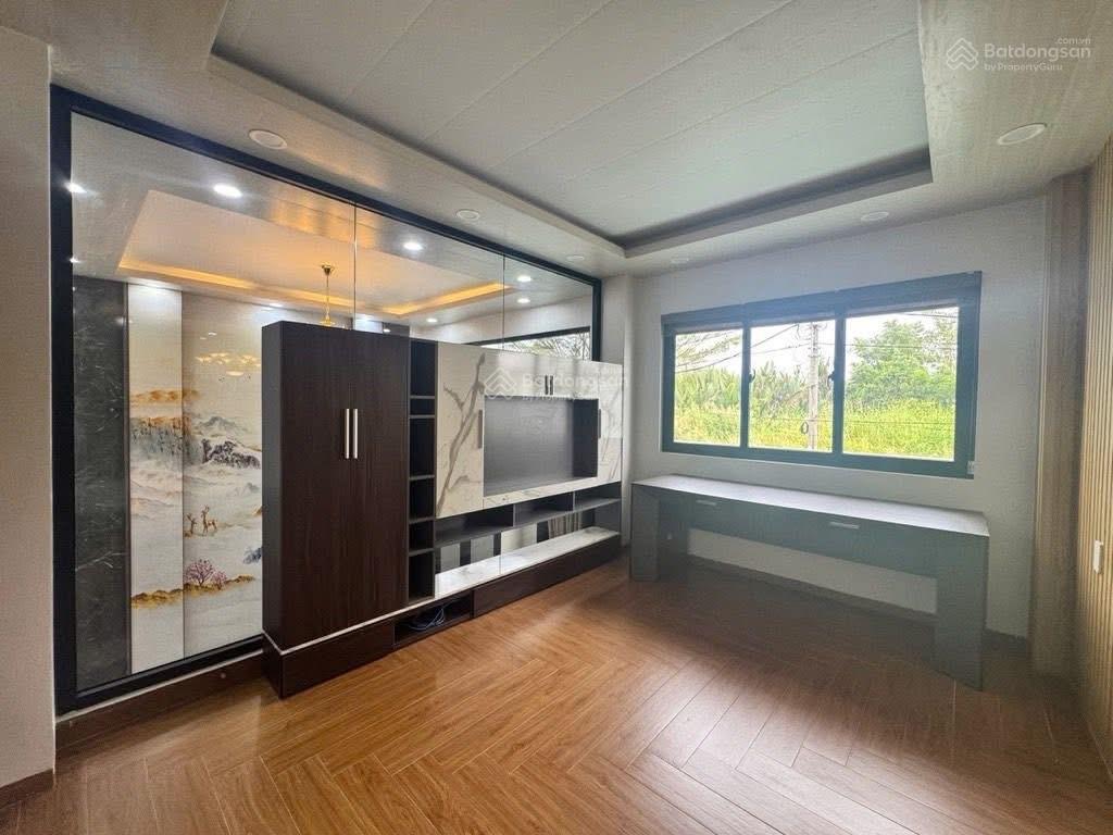 Biệt thự 5 tầng  đường 8m  7x14  gara ôtô  hồ bơi  thang máynguyễn văn tạo  nb  nhỉnh 9 tỷ