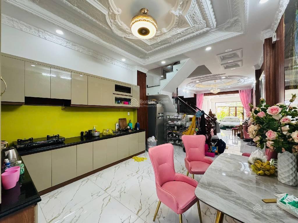 Bán nhà 3 tầnghẻm 12mnguyễn văn tạott nhà bè4 x 26m nhỉnh 6 tỷ