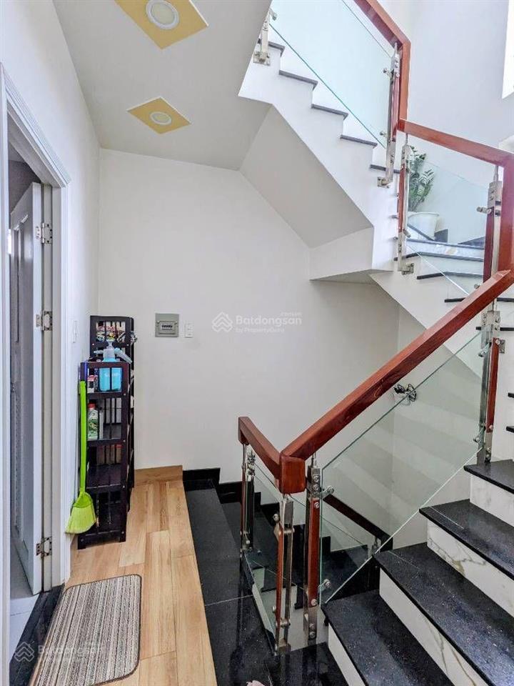 Nhà phố 3 tầng  chủ xây tâm huyết để ở  42m2  phú thuận  q7  5 tỷ 5