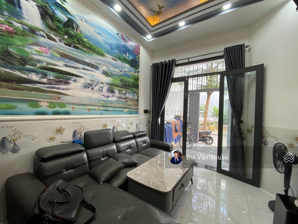 Nhà 3 tầng góc 2 mặt tiền nội bộ  xe hơi quay đầu  kdc the sun nhà bè  4,5x15  giá chỉ 6,5 tỷ