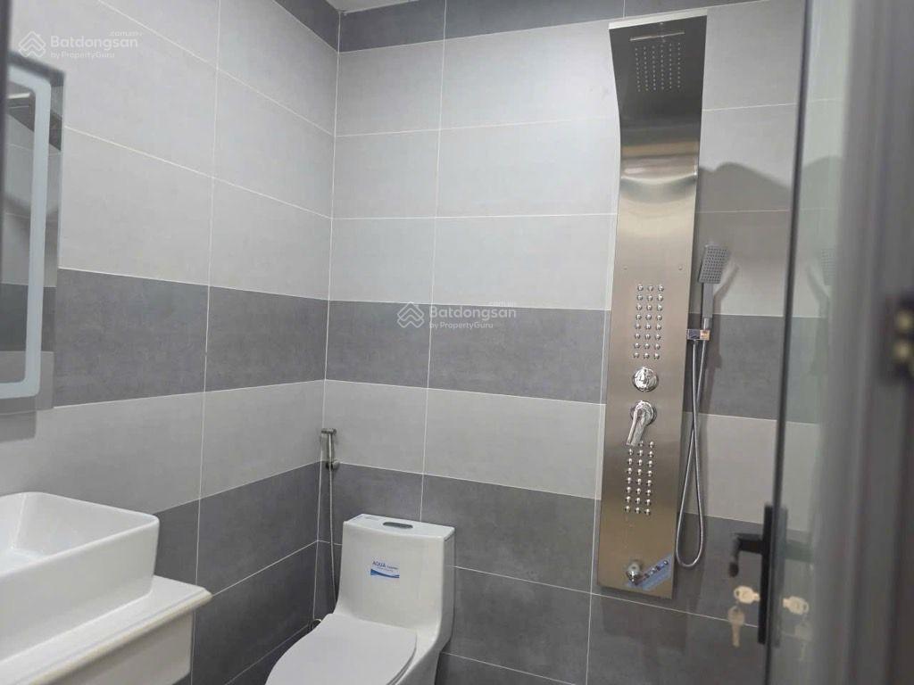 Nhà phố 4 tầnghẻm 6m5pntrước nhà có khuôn viênhtpnhà bènhỉnh 7 tỷ